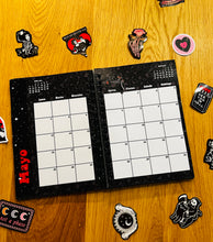 Cargar imagen en el visor de la galería, Agenda 2026 Mujer fatal